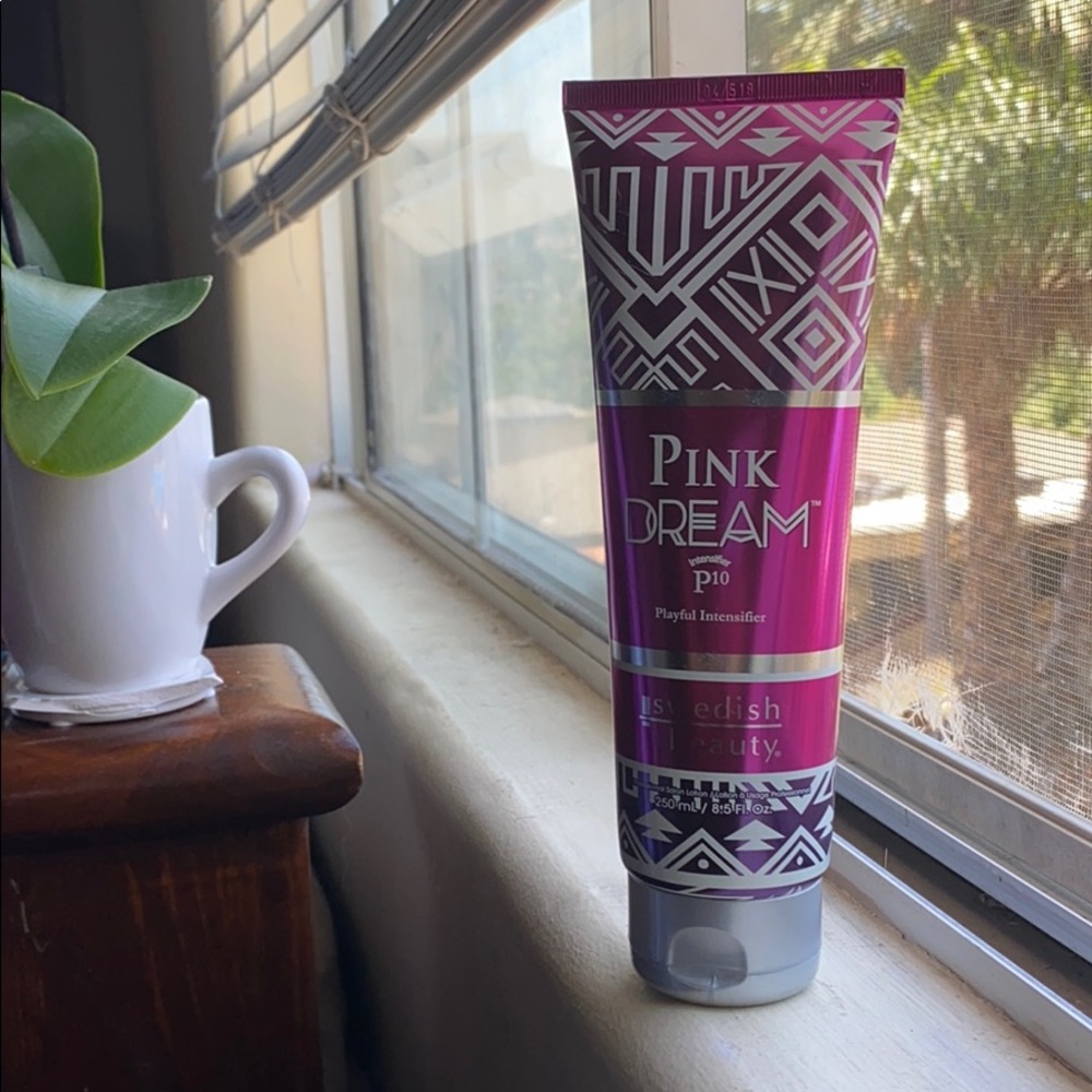 Swedish beauty Playful Instensifer